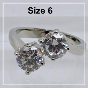 Size 6 Vintage 1990s Two Stone Round Cubic Zirconia Bypass Ring Silver Tone NOS